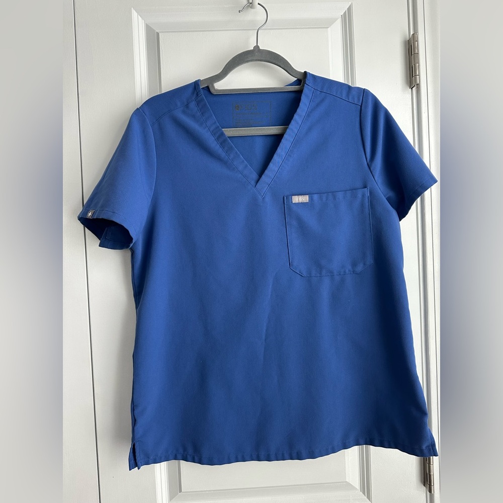 Figs Women’s Catarina One-Pocket Scrub Top Denim Blue Size Medium